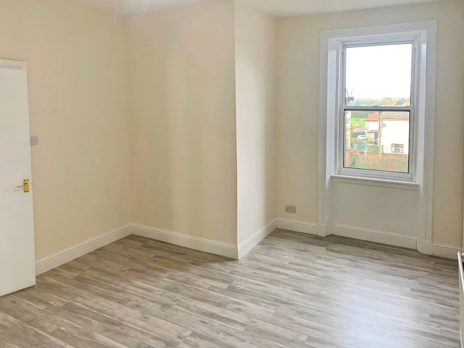 Flat West Main Street in Whitburn