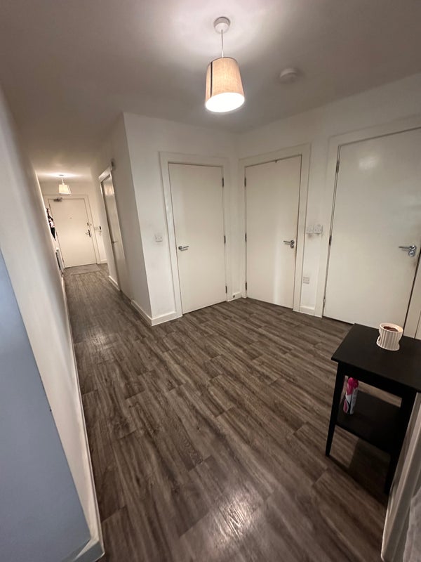 Room Hanger Lane in Greater London