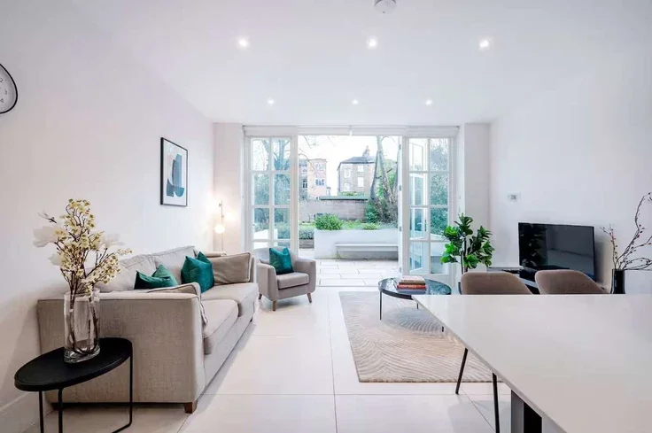 Flat Hungerford Road in Greater London
