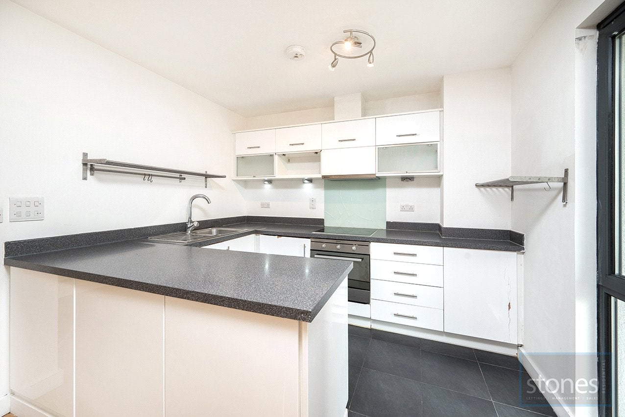 Flat Oakleigh Road South in Greater London