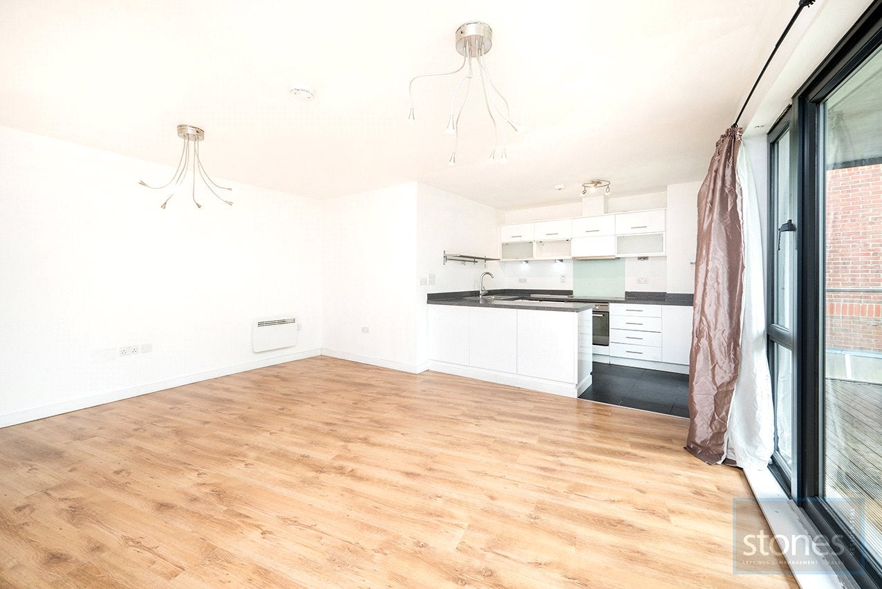 Flat Oakleigh Road South in Greater London