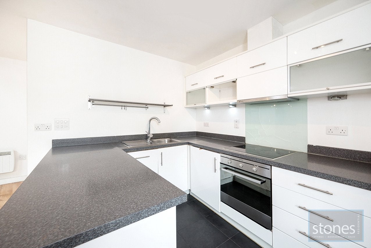 Flat Oakleigh Road South in Greater London
