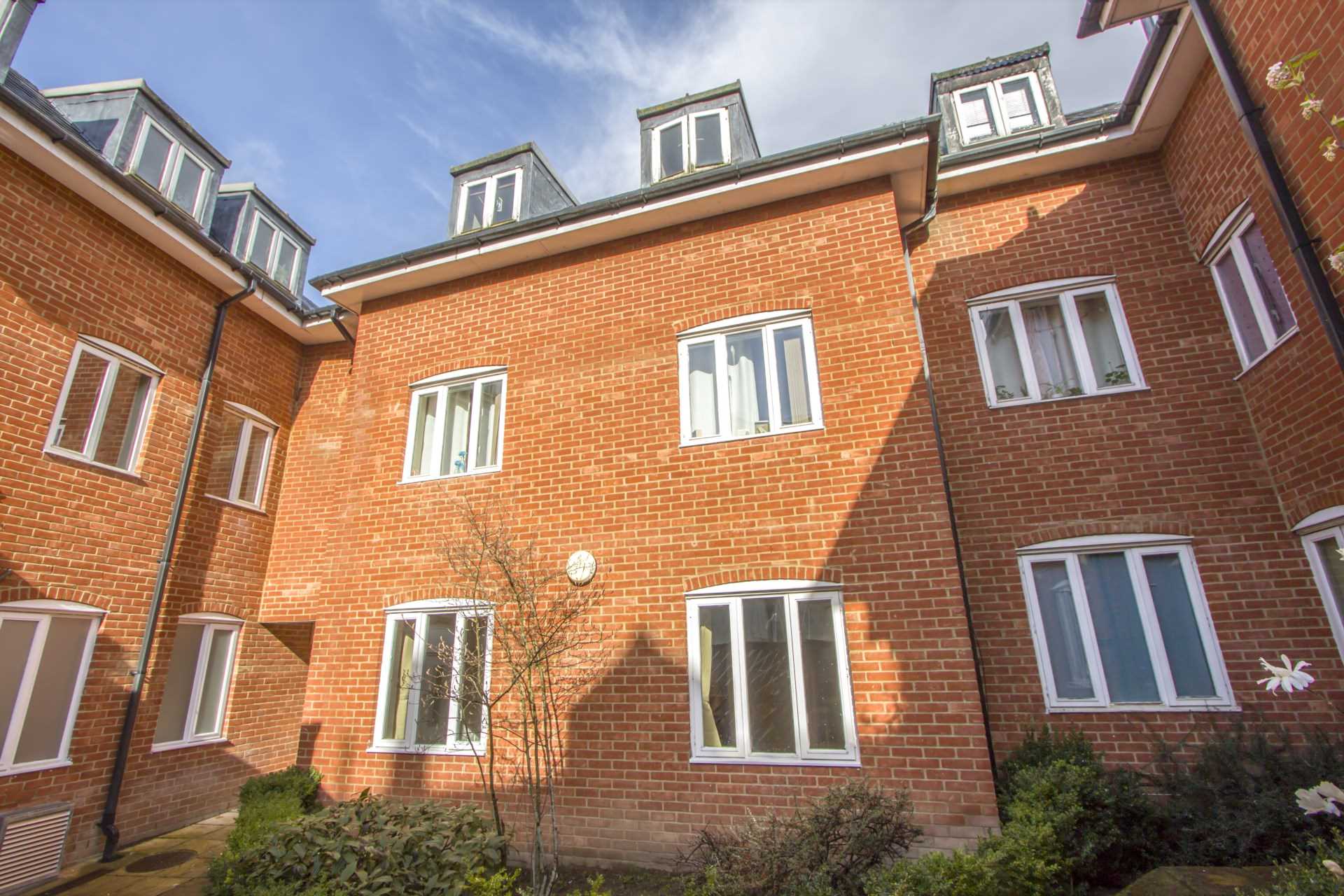 Flat Russell Street in Stroud
