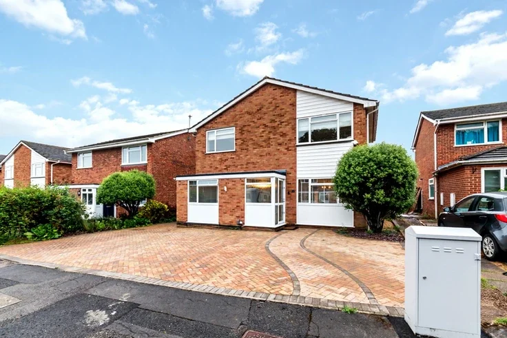 House Clayton Drive in Guildford