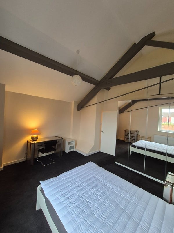 Room Tetlow Street in Liverpool