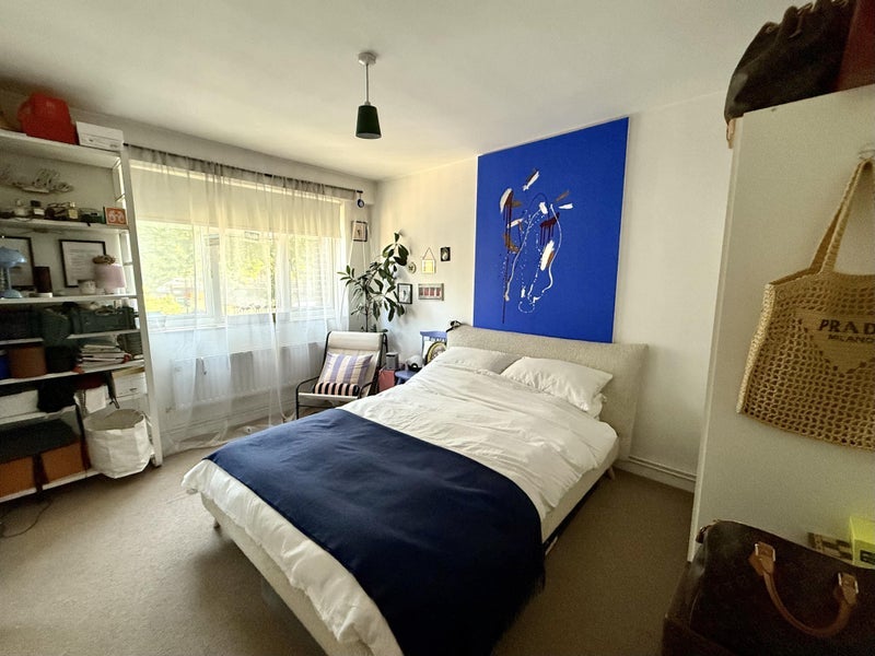 Room Amhurst Road in Greater London