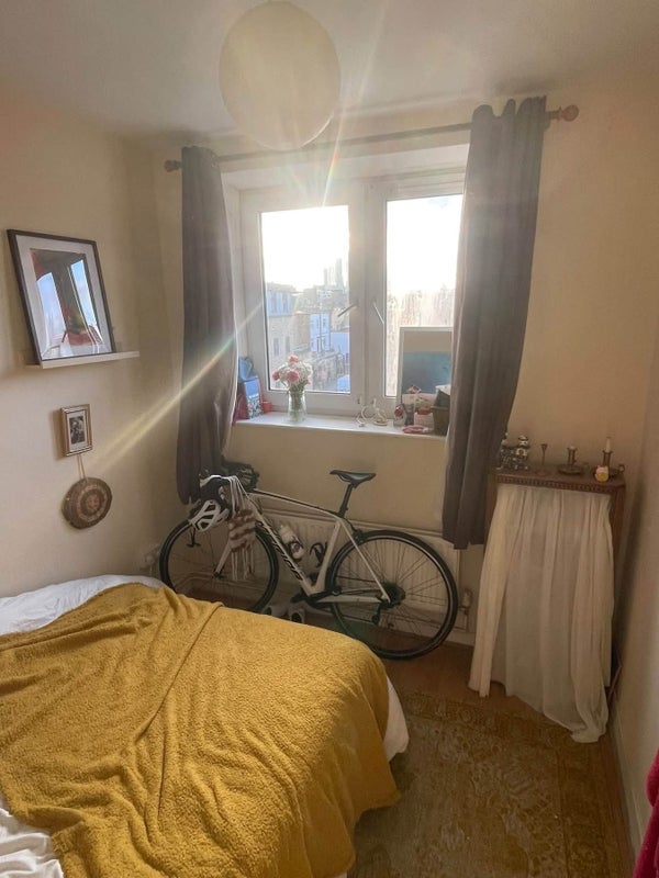 Room Ellsworth Street in Greater London