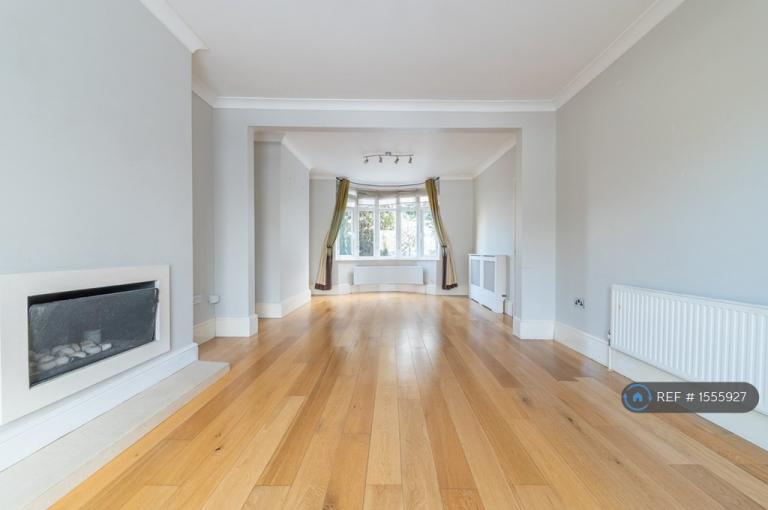House Marlborough Lane in Greater London