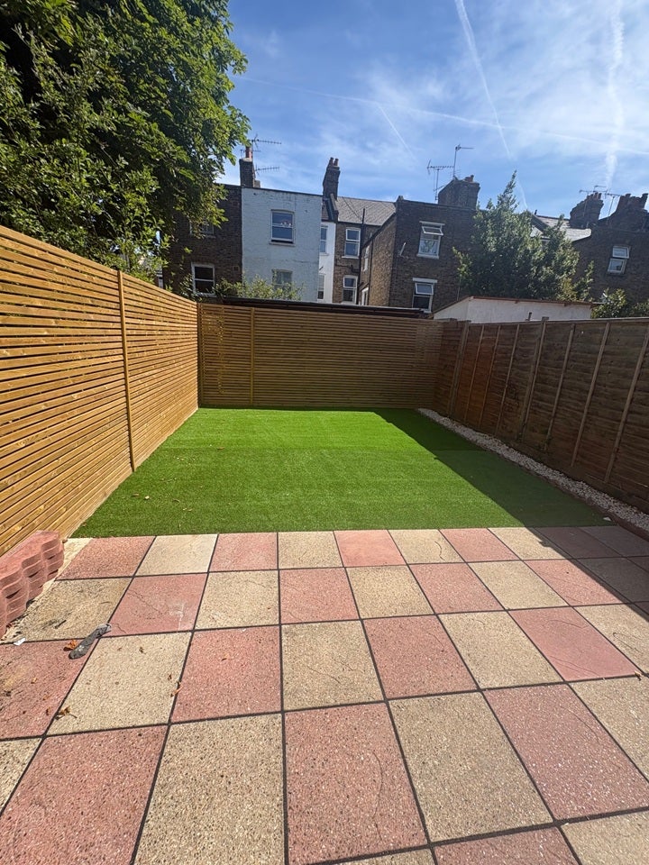 Flat Streatley Road in Greater London