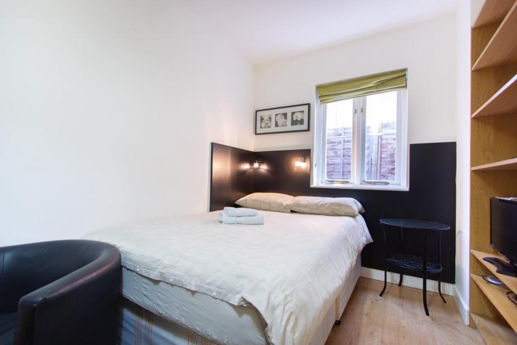 Flat Finchley Road in Greater London