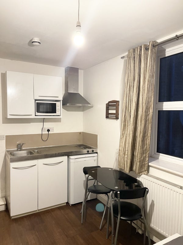 Flat Talgarth Road in Greater London