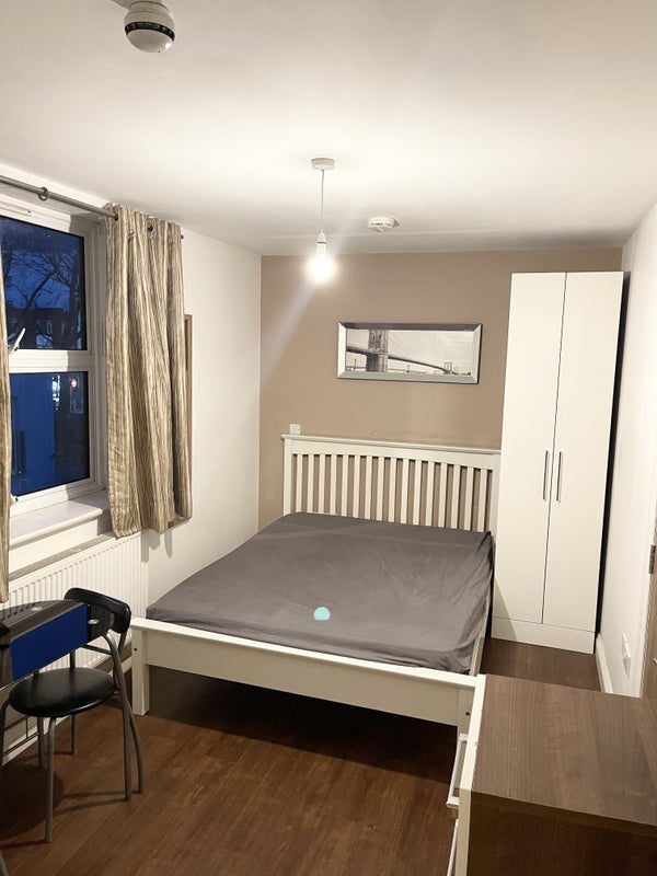 Flat Talgarth Road in Greater London