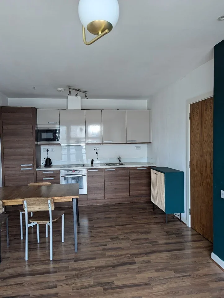 Flat Copenhagen Place in Greater London