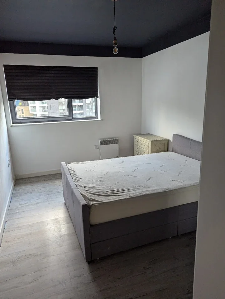 Flat Copenhagen Place in Greater London