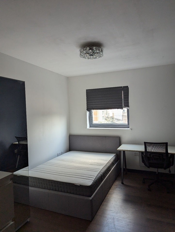 Flat Copenhagen Place in Greater London