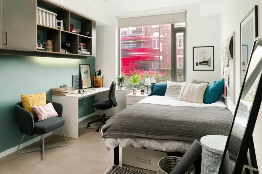Room Paddenswick Road in Greater London