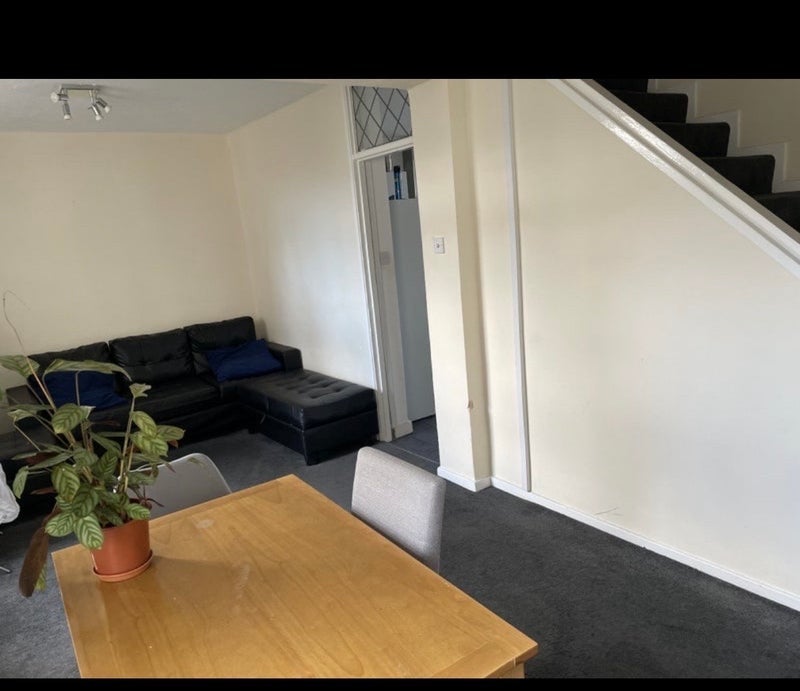 Room Baroness Road in Greater London