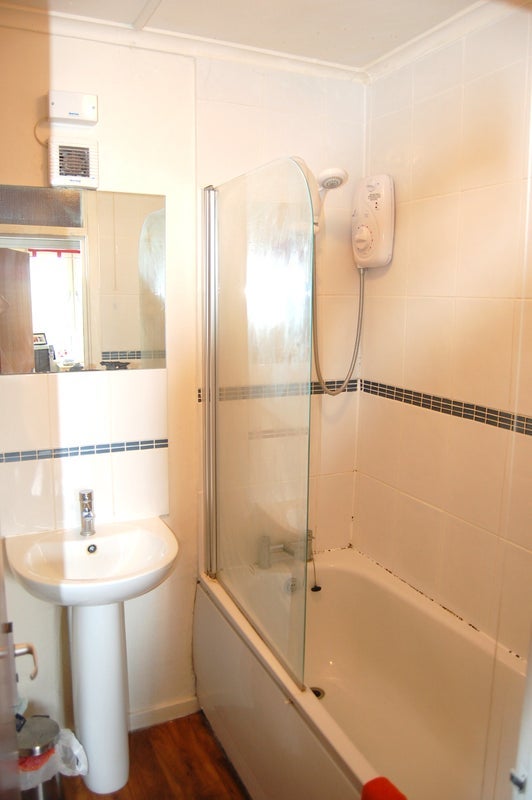 Flat Whitlock Drive in Greater London