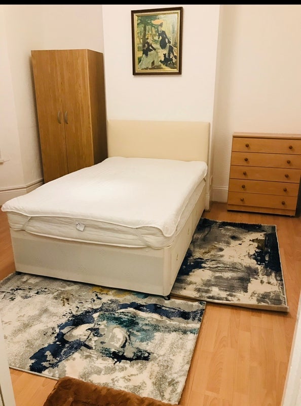 Room Elsham Road in Greater London