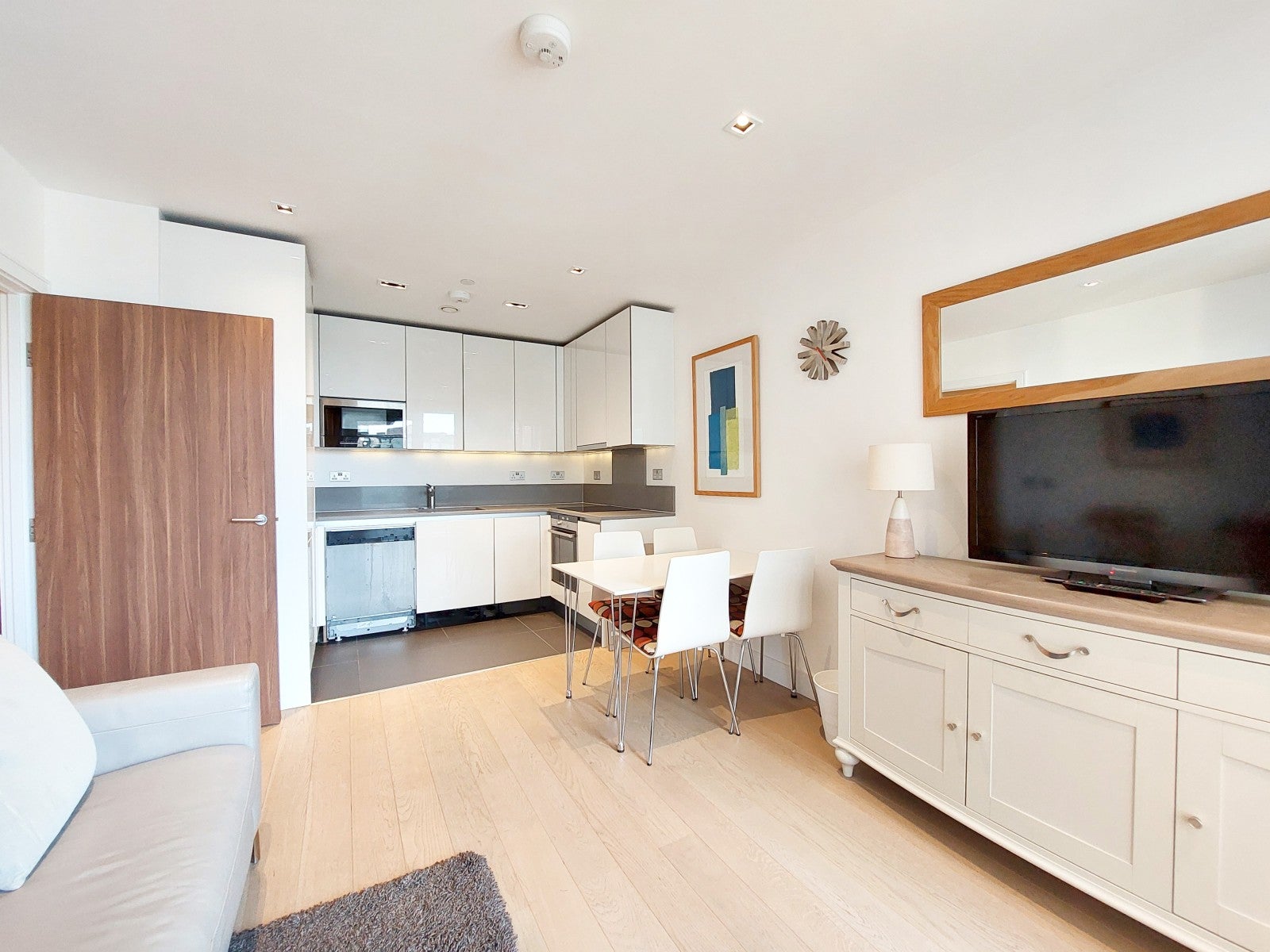 Flat Longfield Avenue in Greater London