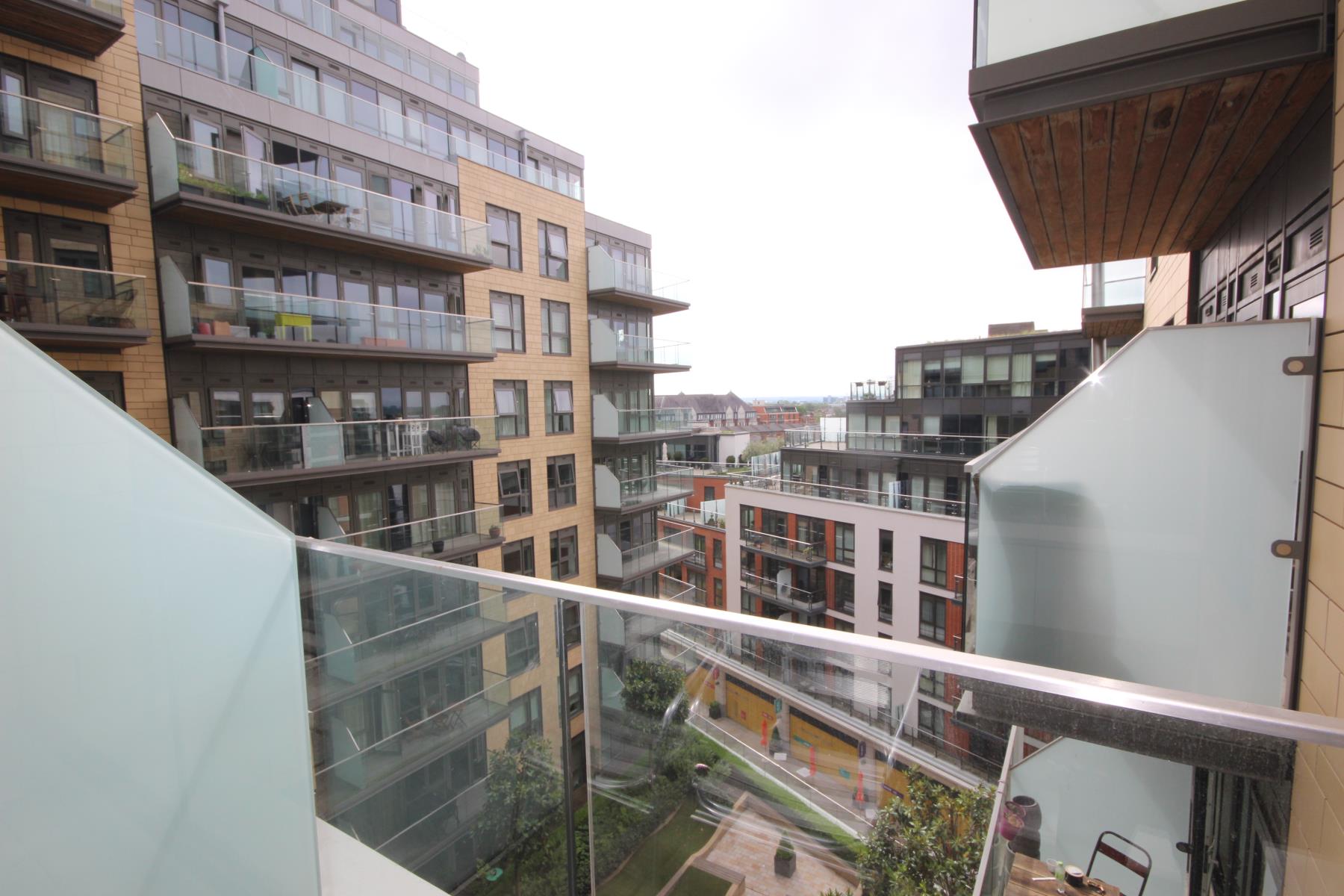 Flat Longfield Avenue in Greater London