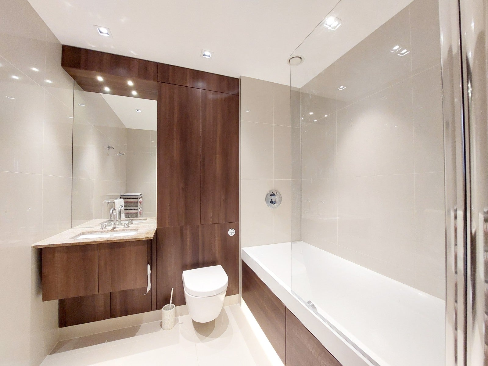 Flat Longfield Avenue in Greater London