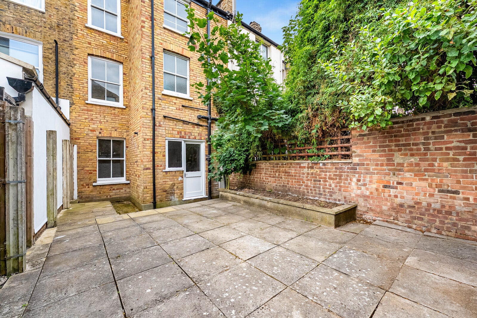 House Belgrade Road in Greater London