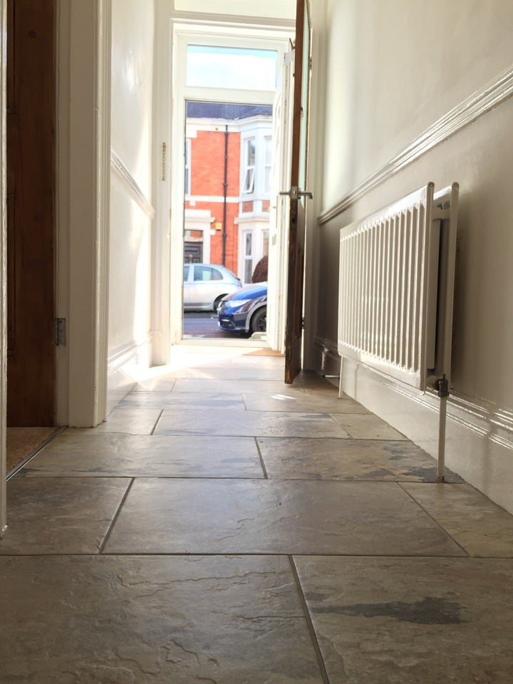 Flat Forsyth Road in Newcastle upon Tyne