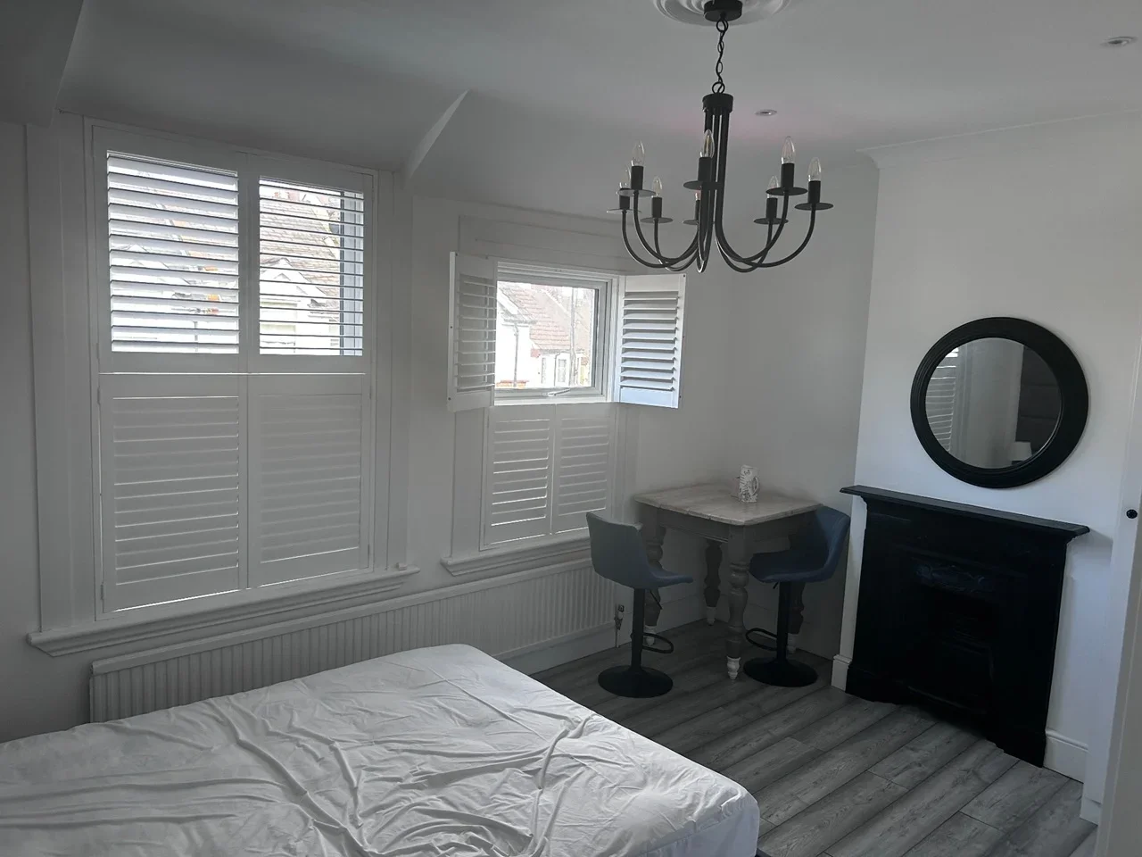 Room Kimberley Road in Greater London
