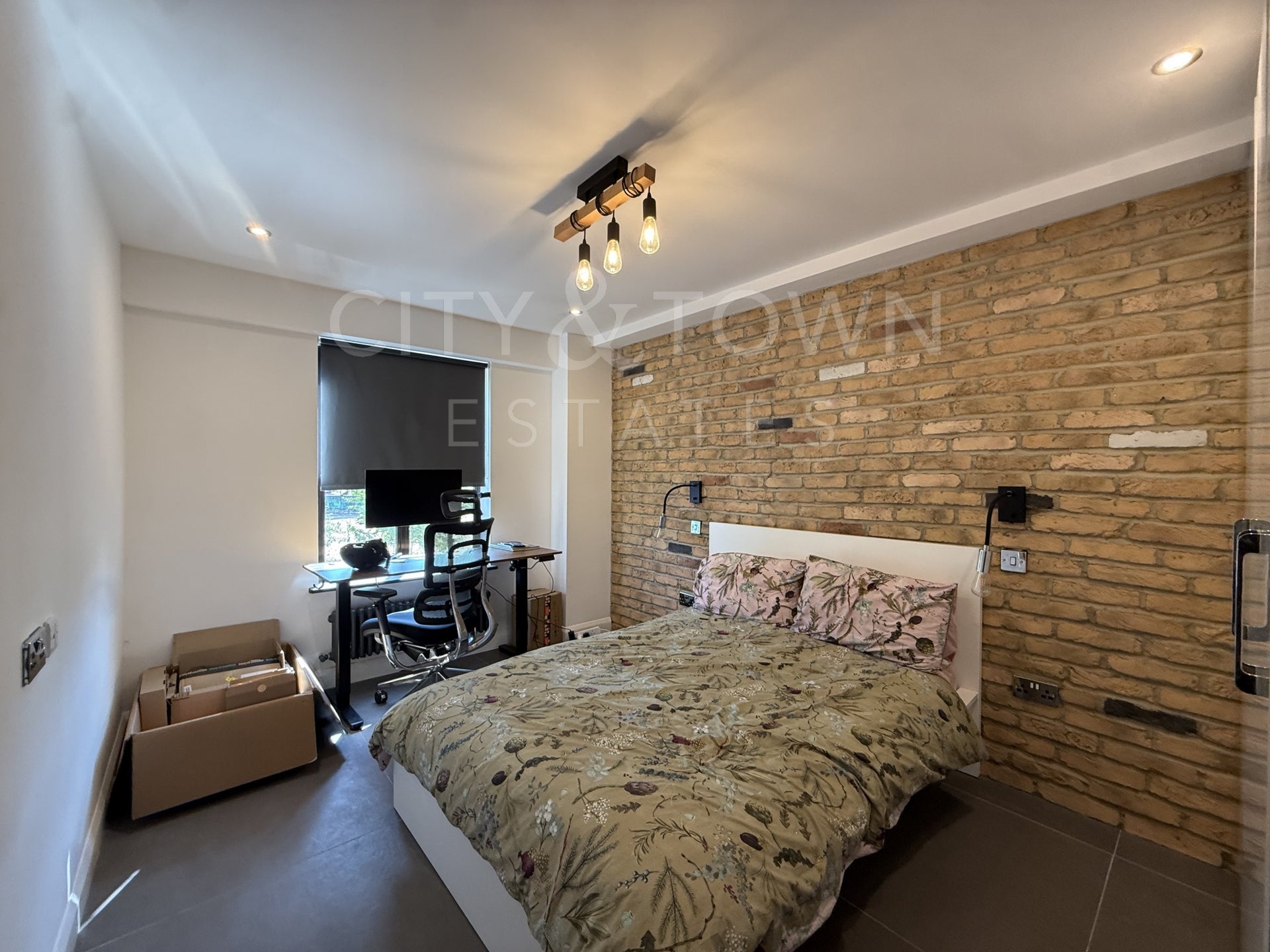 Flat Copperfield Road in Greater London