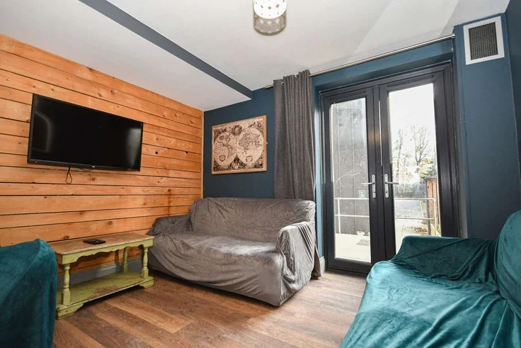 Flat Shire Oak Road in Leeds