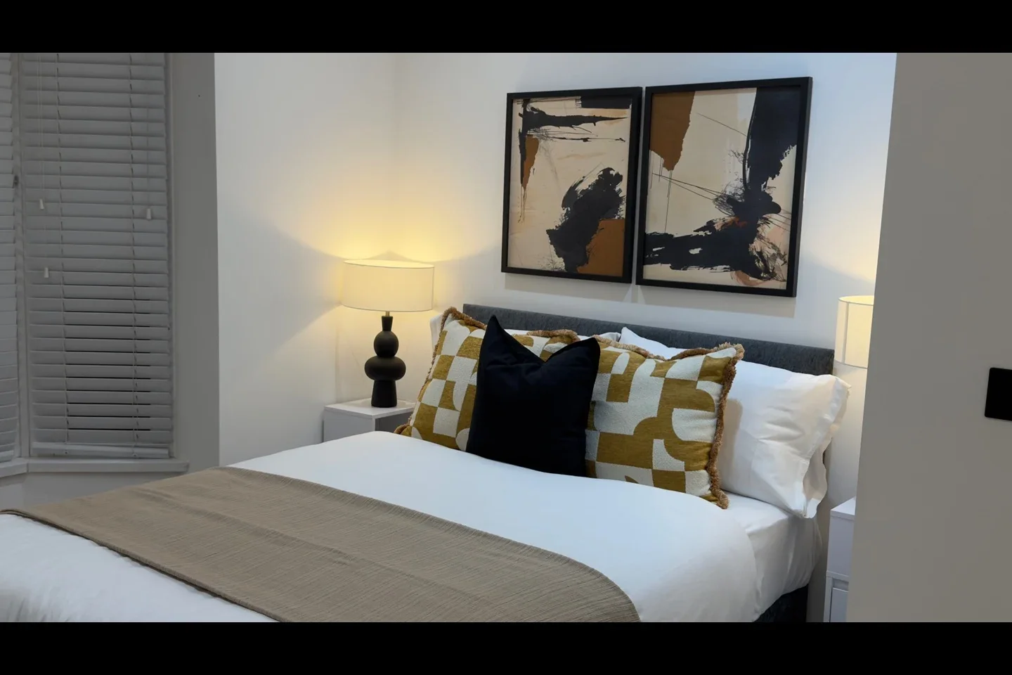 Room Albert Square in Greater London
