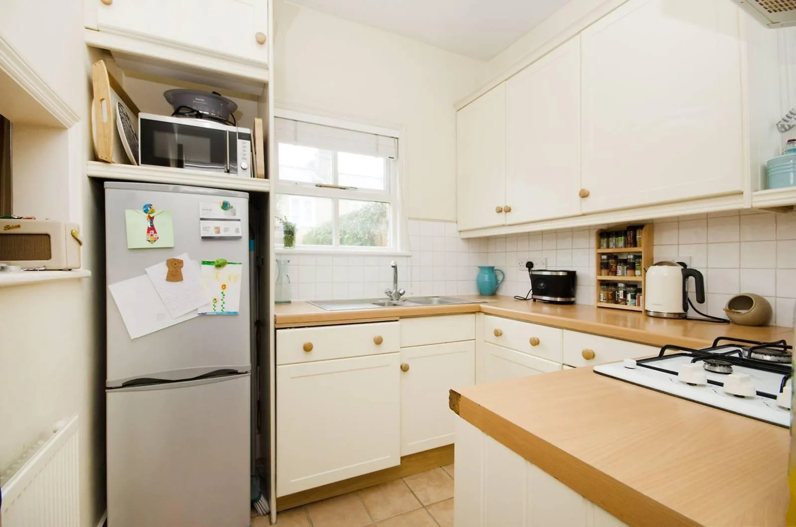 Flat Watts Street in Greater London