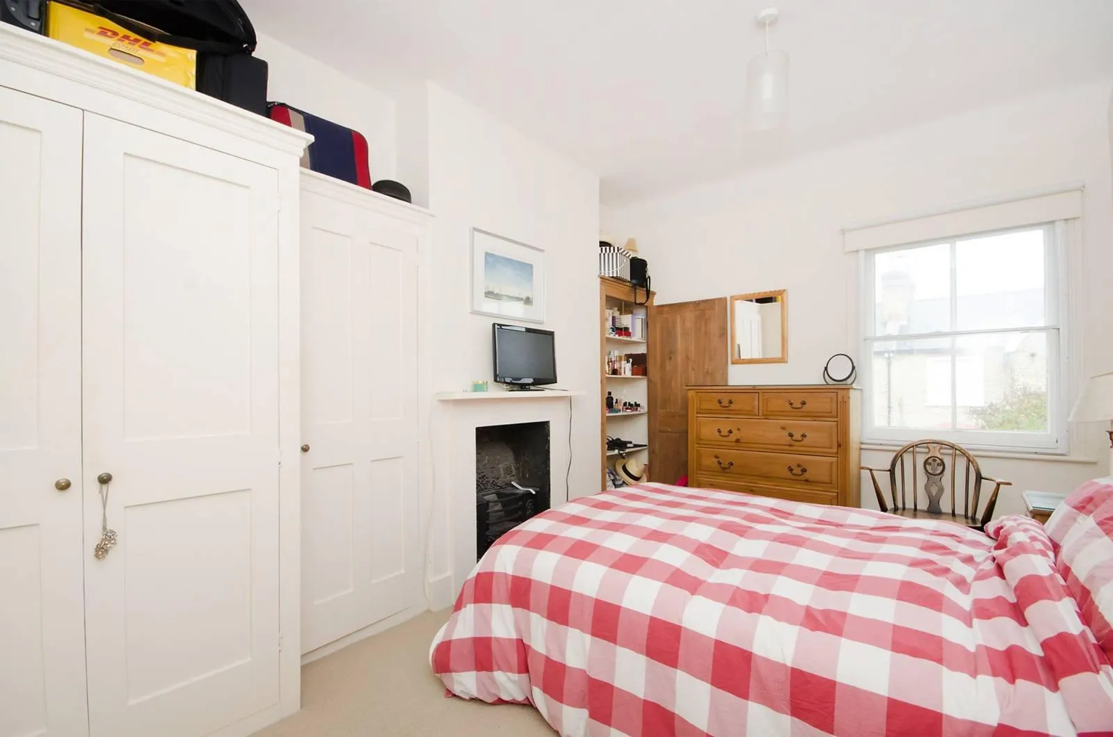 Flat Watts Street in Greater London