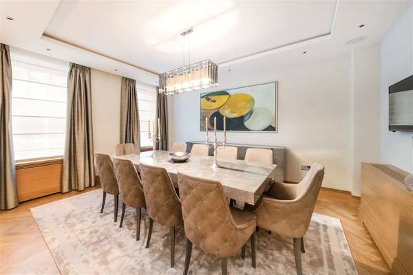 Flat Upper Grosvenor Street in City of Westminster