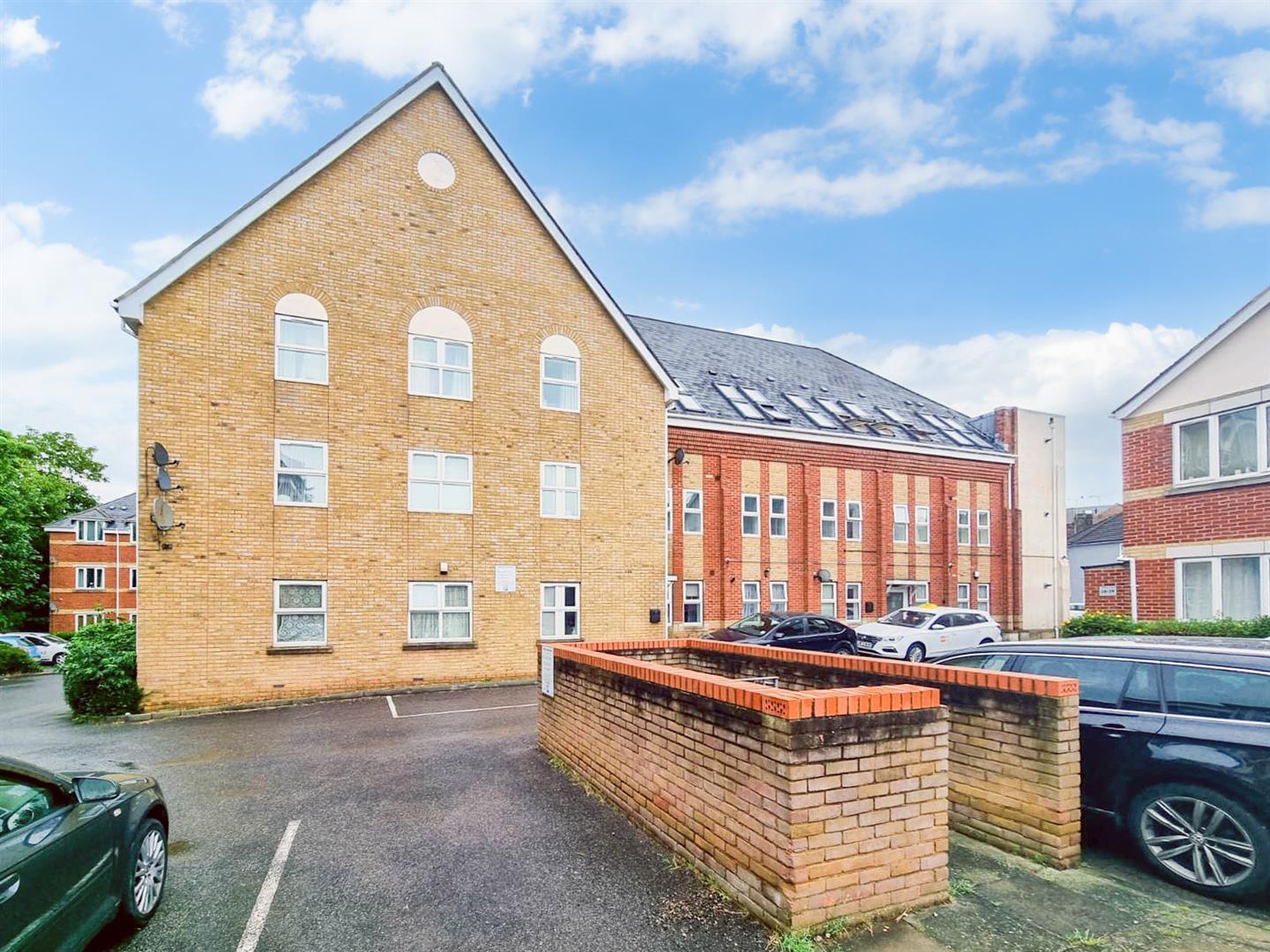 Flat Trafalgar Street in Gillingham