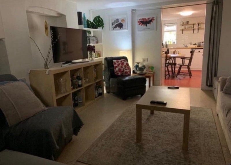Room Benthal Road in Greater London