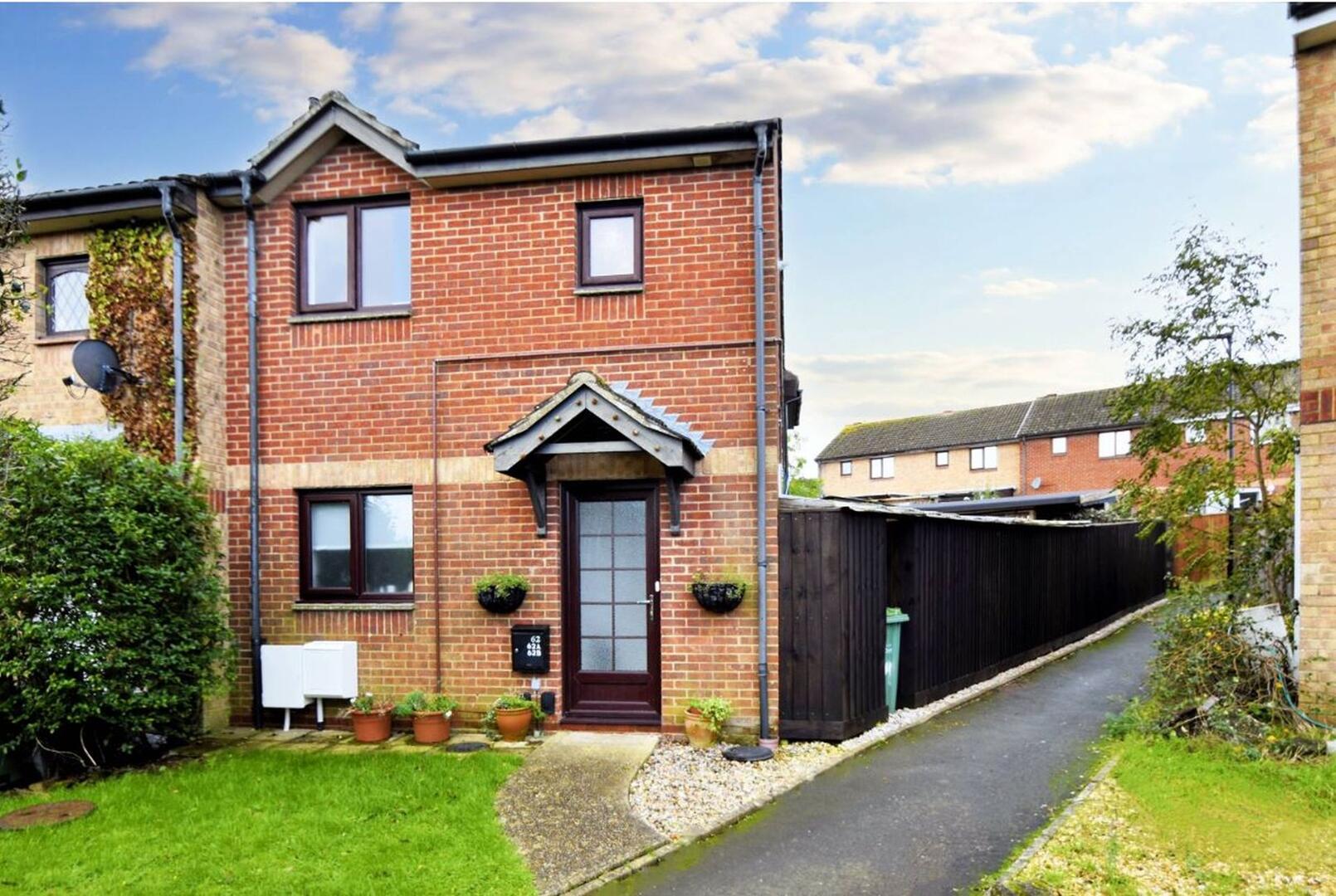 Flat Mary Rose Avenue in Wootton Bridge