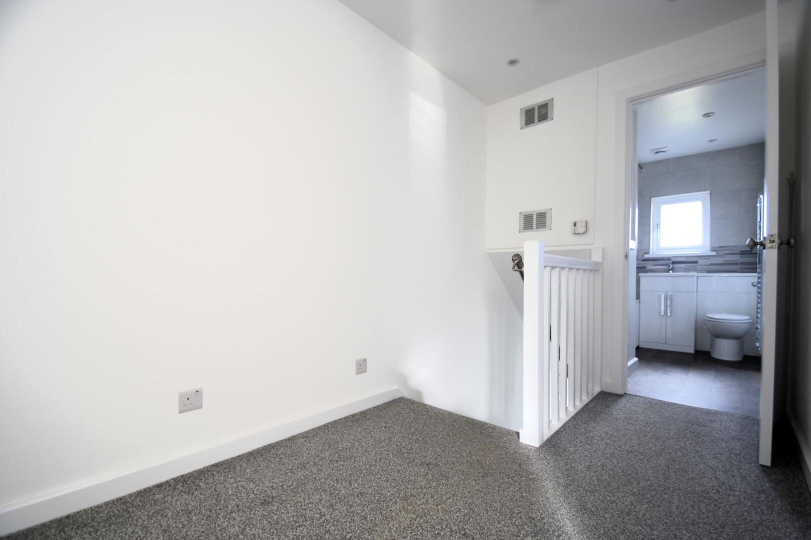 Flat Mary Rose Avenue in Wootton Bridge
