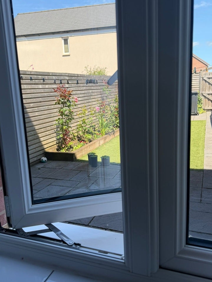 House Honeysuckle Road in Pucklechurch