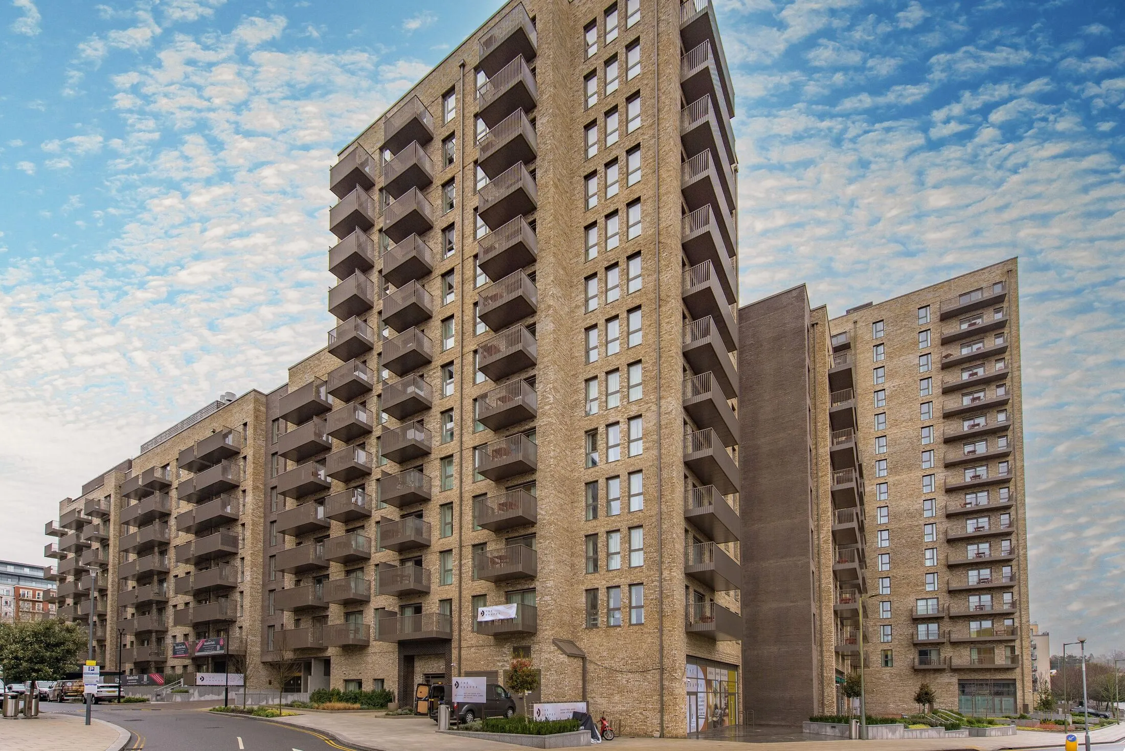 Flat Commander Avenue in Greater London