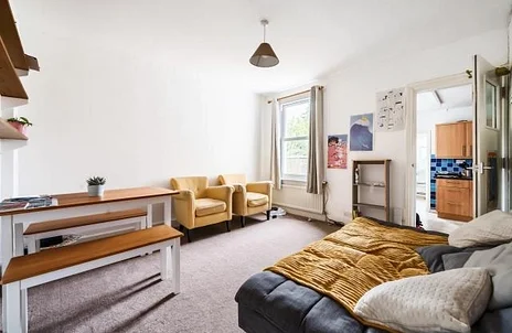 Room East Avenue in Oxford