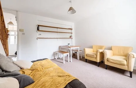 Room East Avenue in Oxford