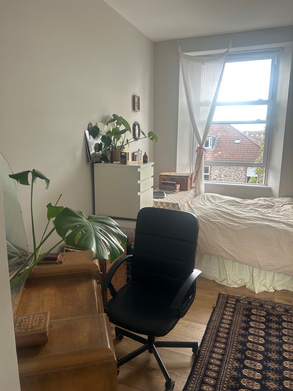 Room Walsingham Road in Bristol