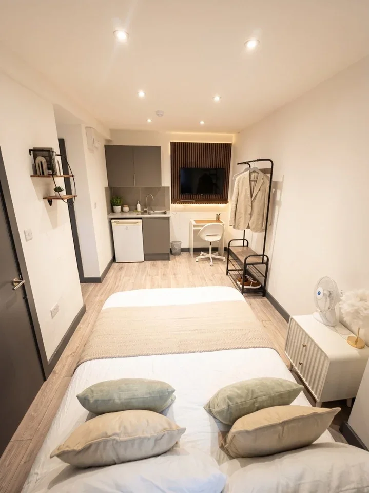 Flat Granville Road in Greater London