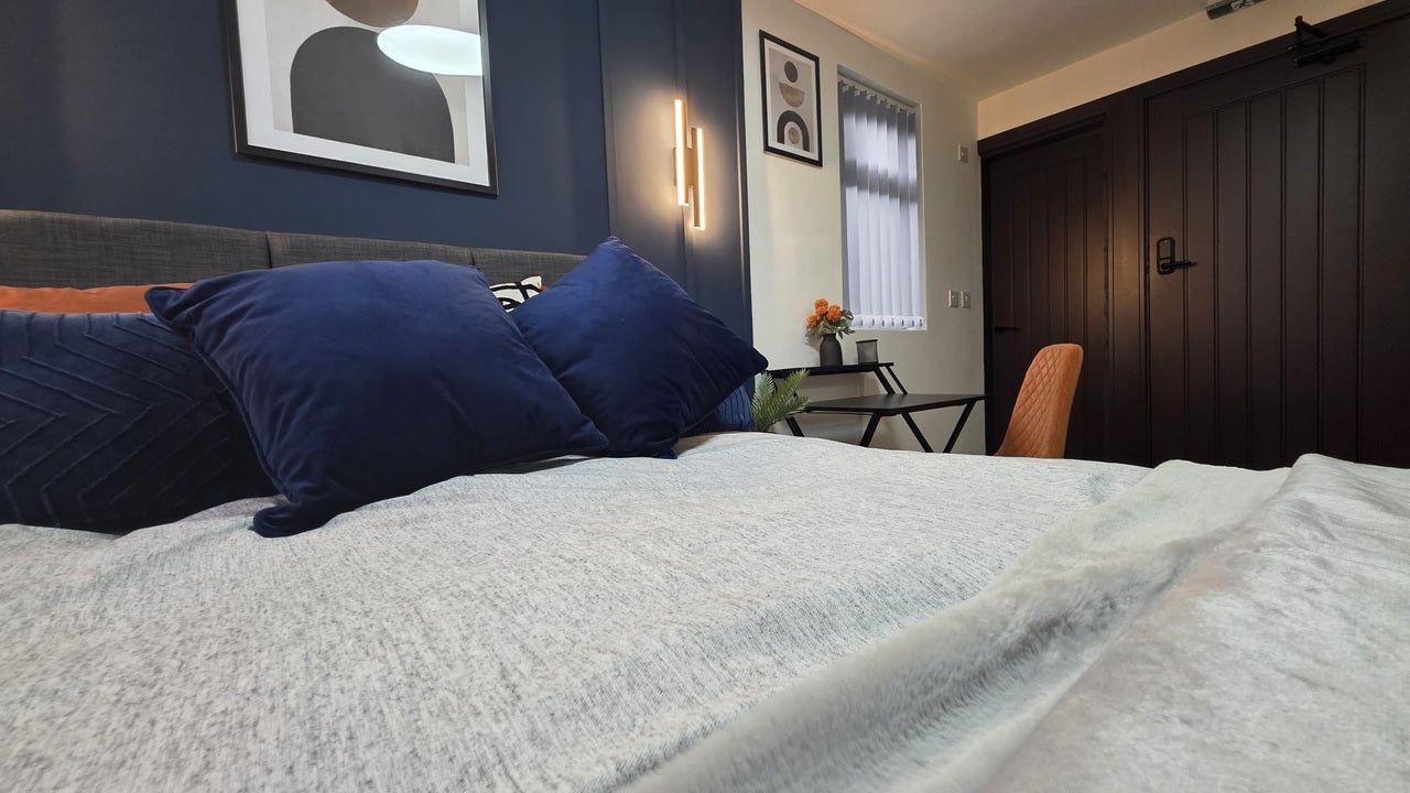Room Hitchin Road in Luton