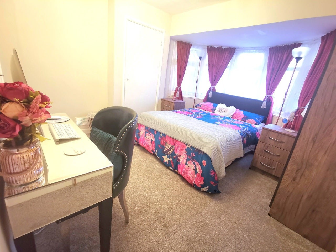 Room Nine Elms Lane in Wolverhampton