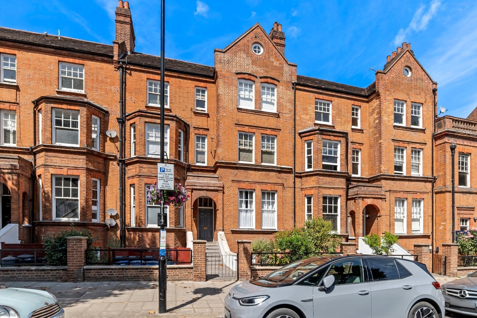 Flat Elgin Avenue in City of Westminster