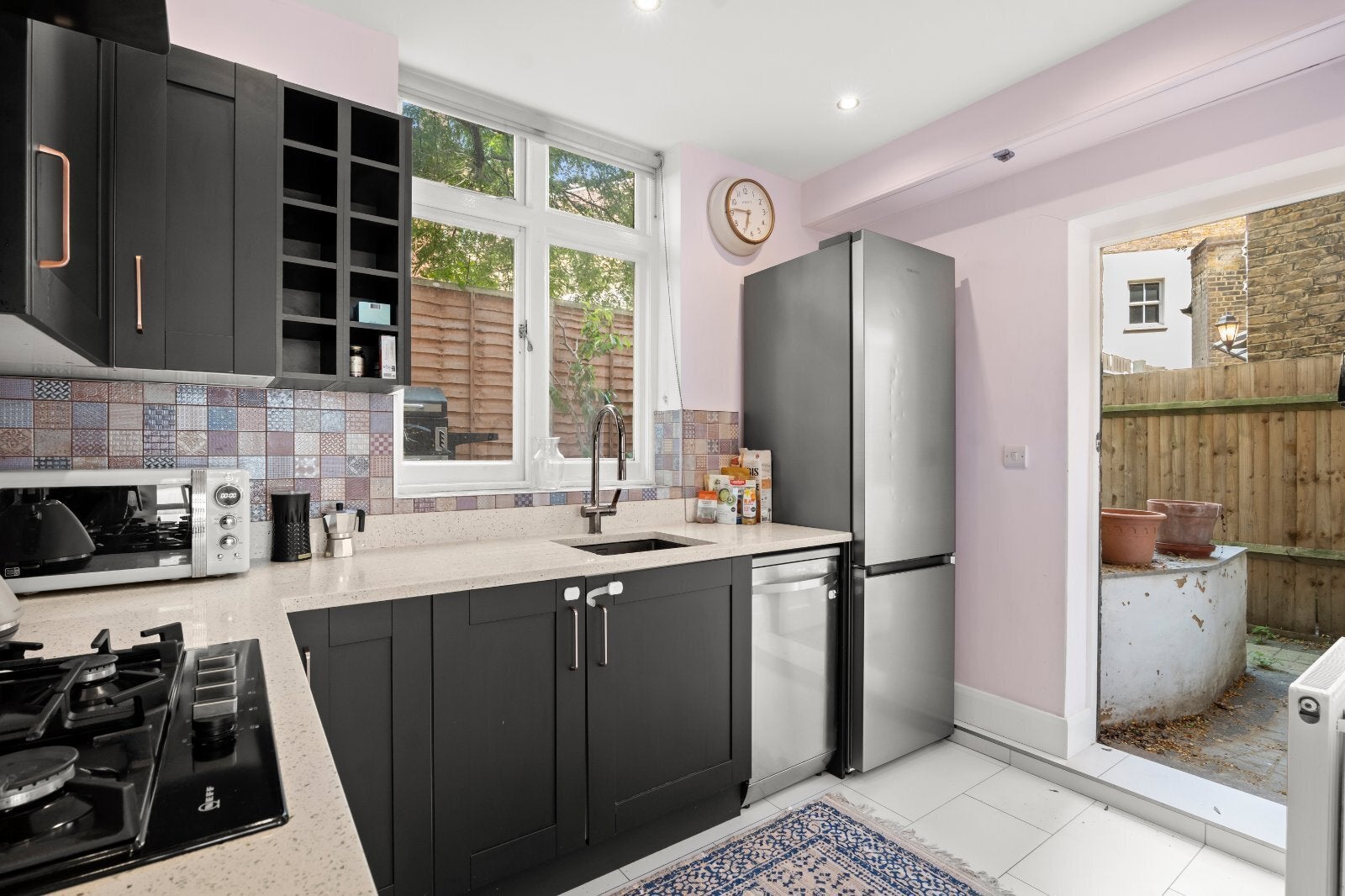 Flat Elgin Avenue in City of Westminster