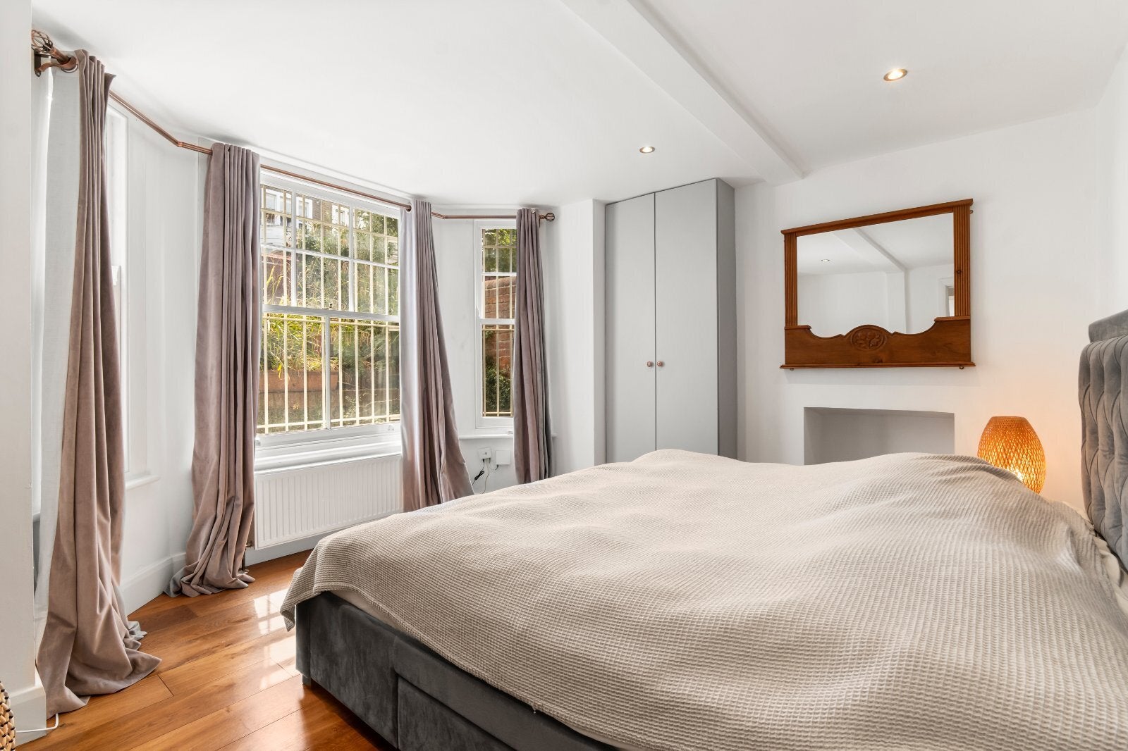 Flat Elgin Avenue in City of Westminster